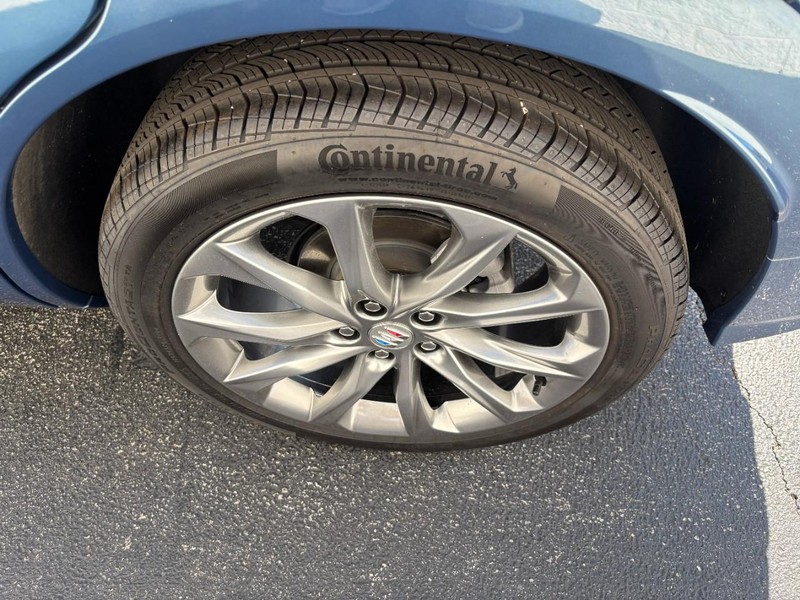 Buick Encore GX Vehicle Full-screen Gallery Image 07