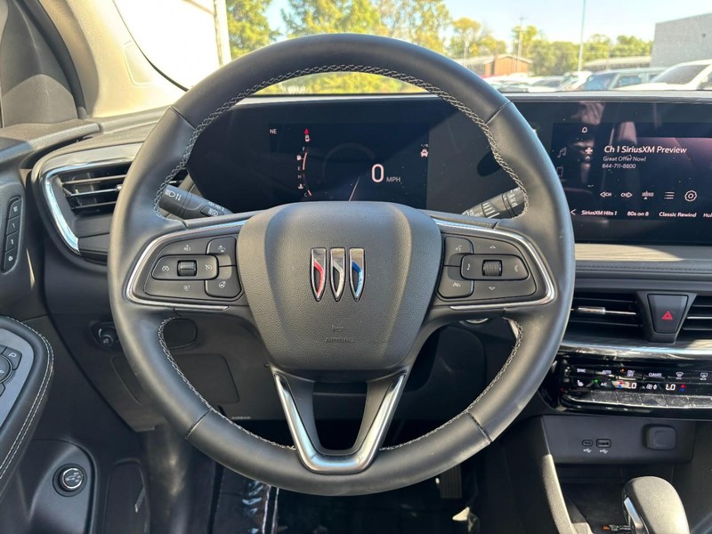 Buick Encore GX Vehicle Full-screen Gallery Image 11
