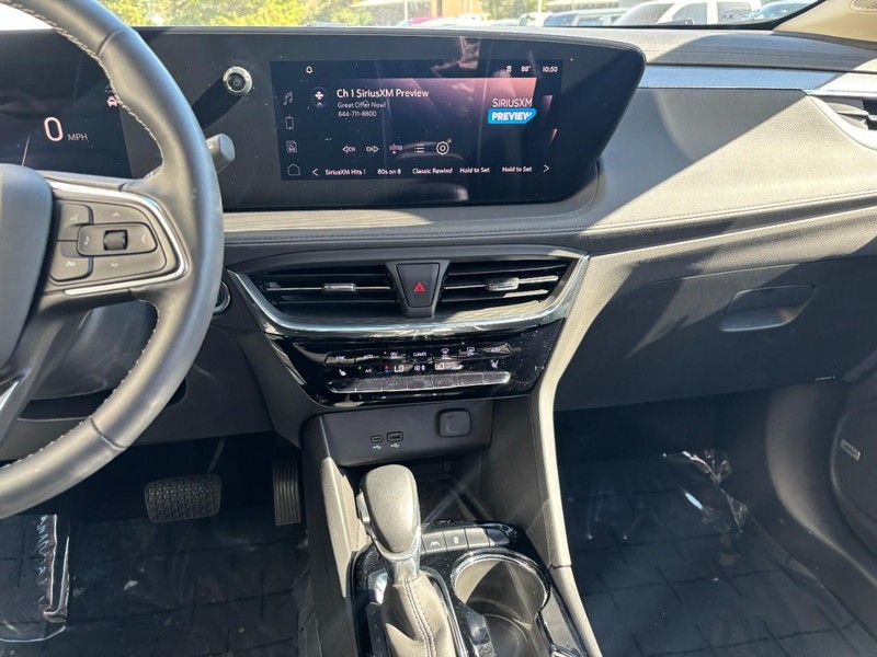 Buick Encore GX Vehicle Full-screen Gallery Image 12