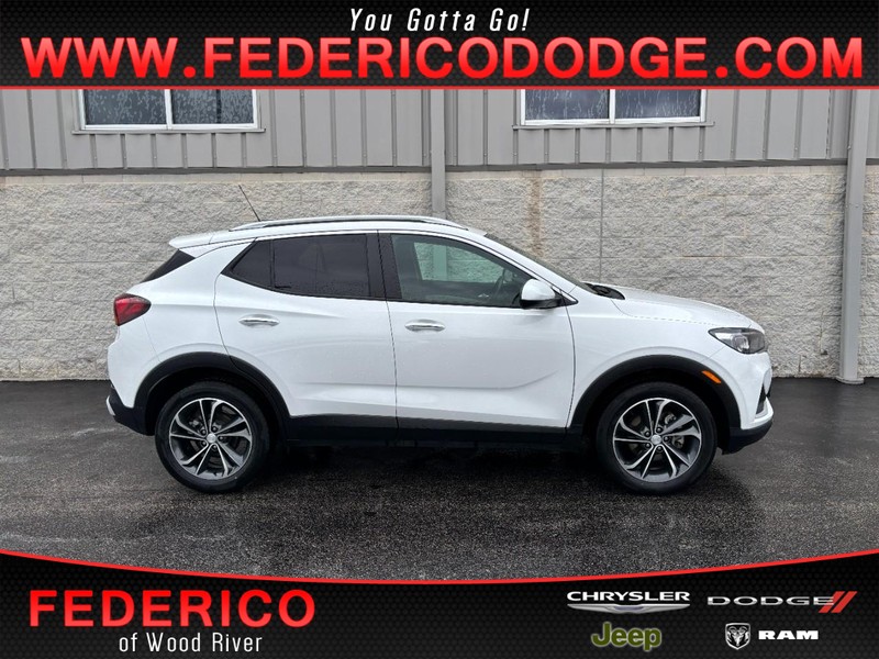 Buick Encore GX Vehicle Full-screen Gallery Image 01