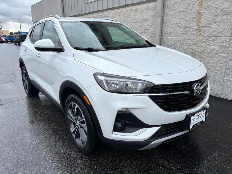 Buick Encore GX Vehicle Full-screen Gallery Image 02