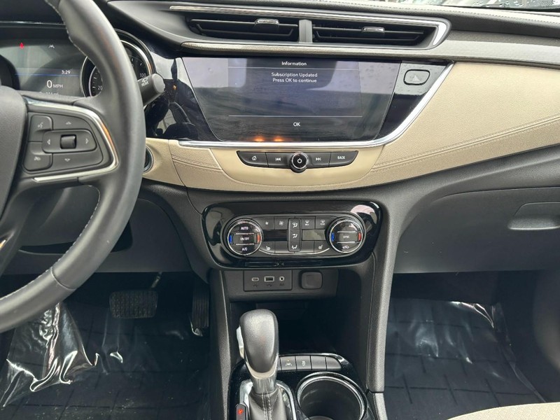 Buick Encore GX Vehicle Full-screen Gallery Image 11