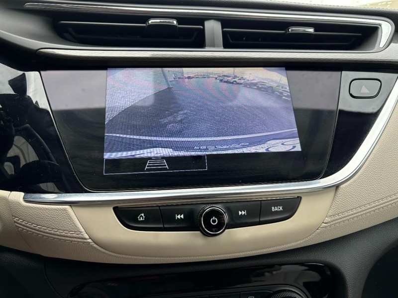 Buick Encore GX Vehicle Full-screen Gallery Image 17