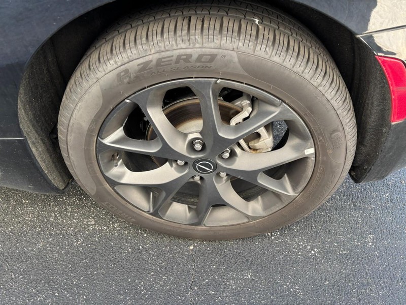 Chrysler Pacifica Vehicle Full-screen Gallery Image 07