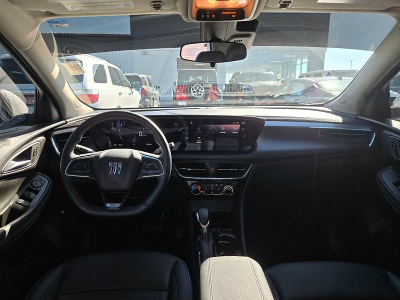 Buick Encore GX Vehicle Full-screen Gallery Image 07