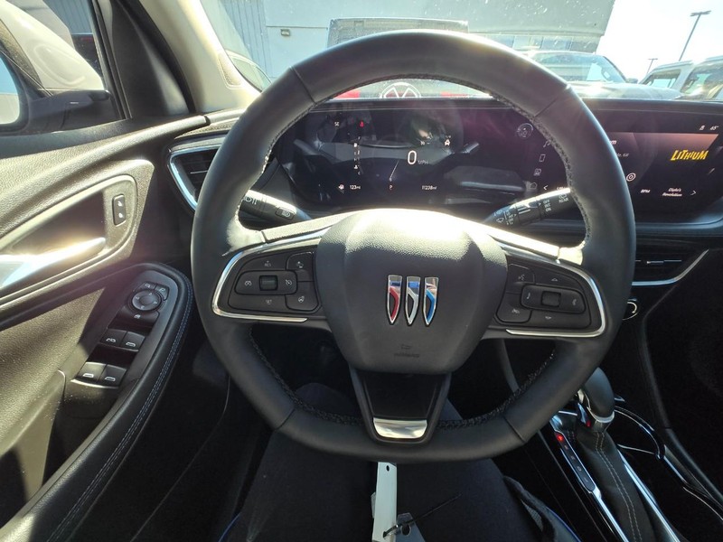 Buick Encore GX Vehicle Full-screen Gallery Image 08