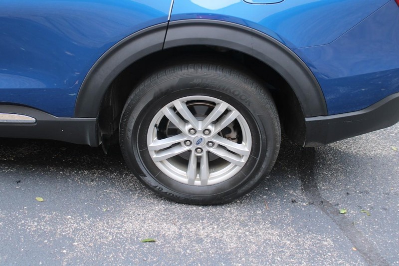 Ford Explorer Vehicle Full-screen Gallery Image 07