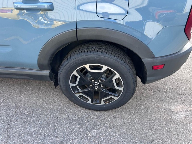 Ford Bronco Sport Vehicle Full-screen Gallery Image 08