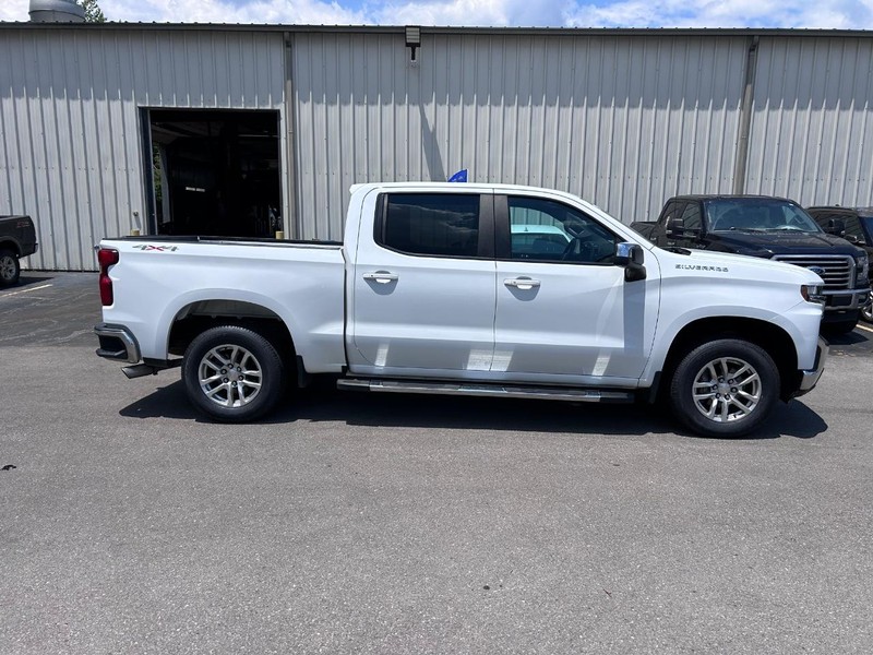 Chevrolet Silverado 1500 Vehicle Full-screen Gallery Image 04