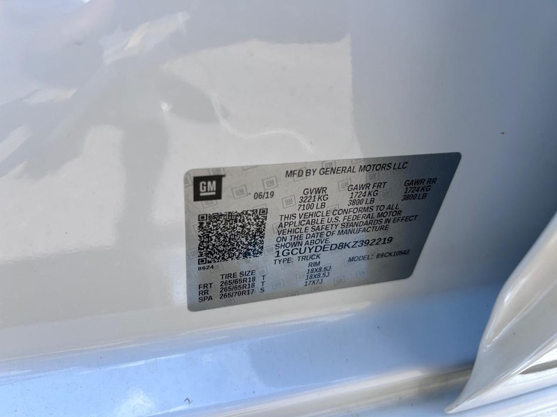 Chevrolet Silverado 1500 Vehicle Full-screen Gallery Image 21