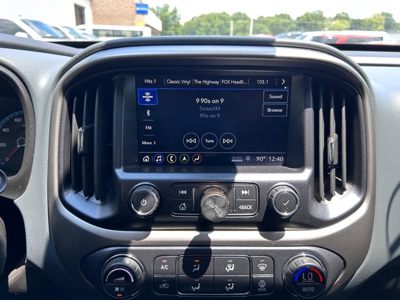 Chevrolet Colorado Vehicle Full-screen Gallery Image 14