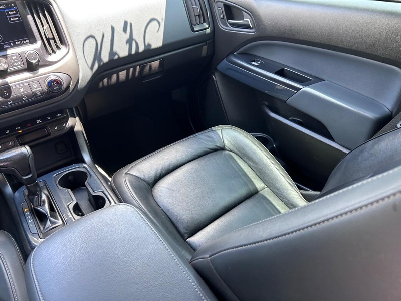 Chevrolet Colorado Vehicle Full-screen Gallery Image 17