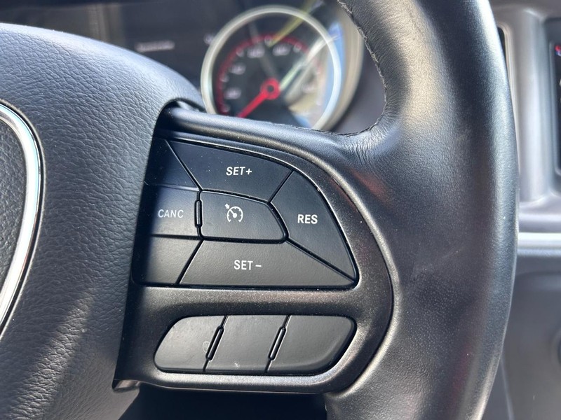 Dodge Charger Vehicle Full-screen Gallery Image 13