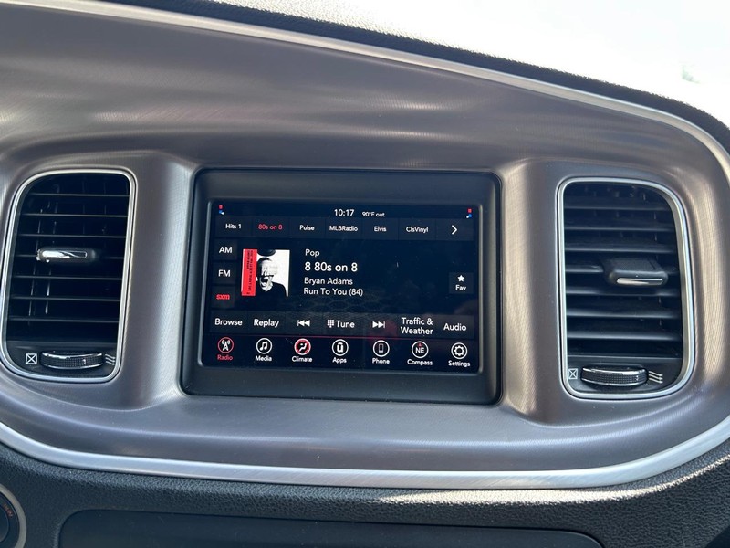 Dodge Charger Vehicle Full-screen Gallery Image 14