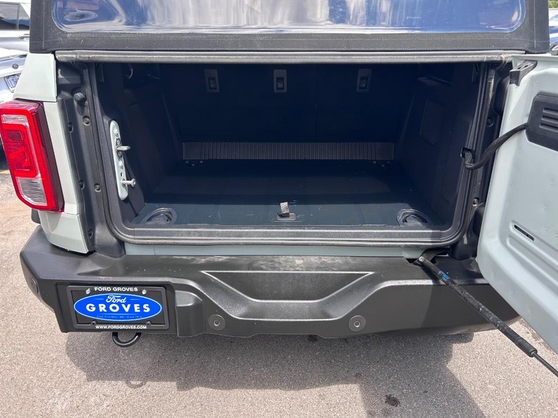 Ford Bronco Vehicle Full-screen Gallery Image 07