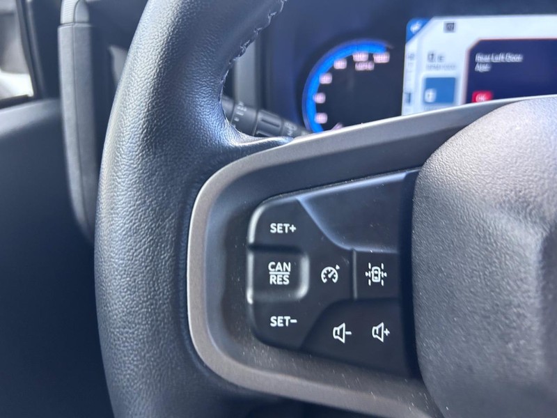 Ford Bronco Vehicle Full-screen Gallery Image 12