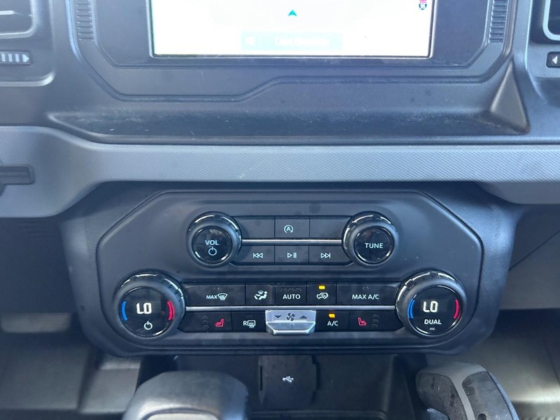 Ford Bronco Vehicle Full-screen Gallery Image 15