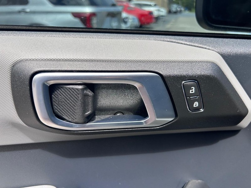 Ford Bronco Vehicle Full-screen Gallery Image 18