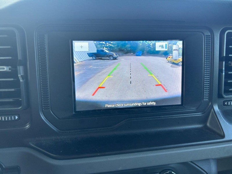 Ford Bronco Vehicle Full-screen Gallery Image 21