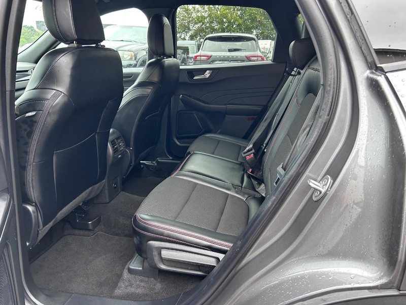 Ford Escape Vehicle Full-screen Gallery Image 09