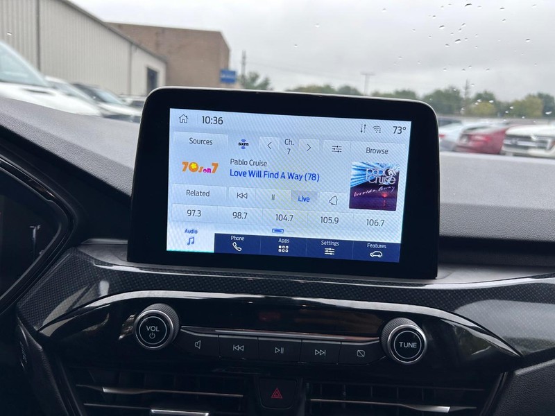 Ford Escape Vehicle Full-screen Gallery Image 14