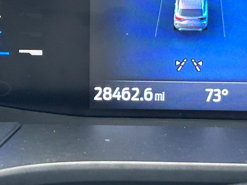 Ford Escape Vehicle Full-screen Gallery Image 20