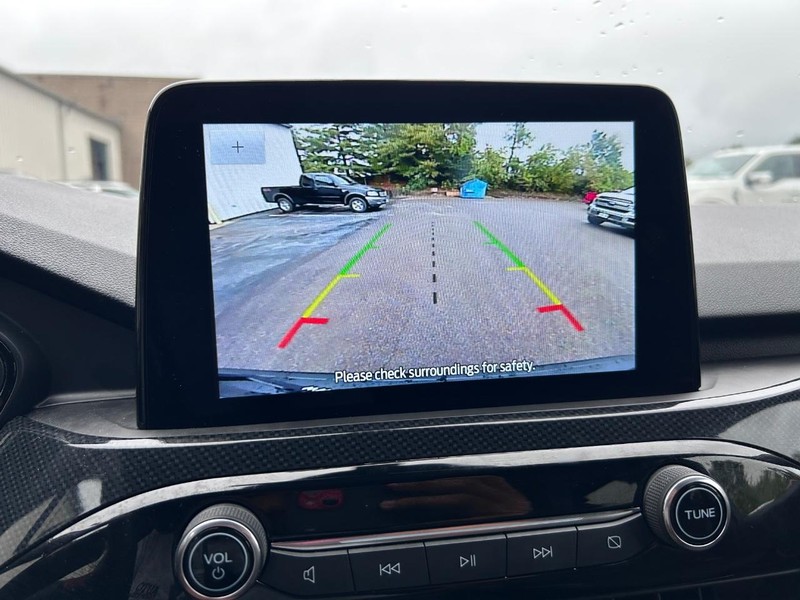 Ford Escape Vehicle Full-screen Gallery Image 21