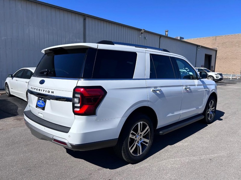 Ford Expedition Vehicle Full-screen Gallery Image 05