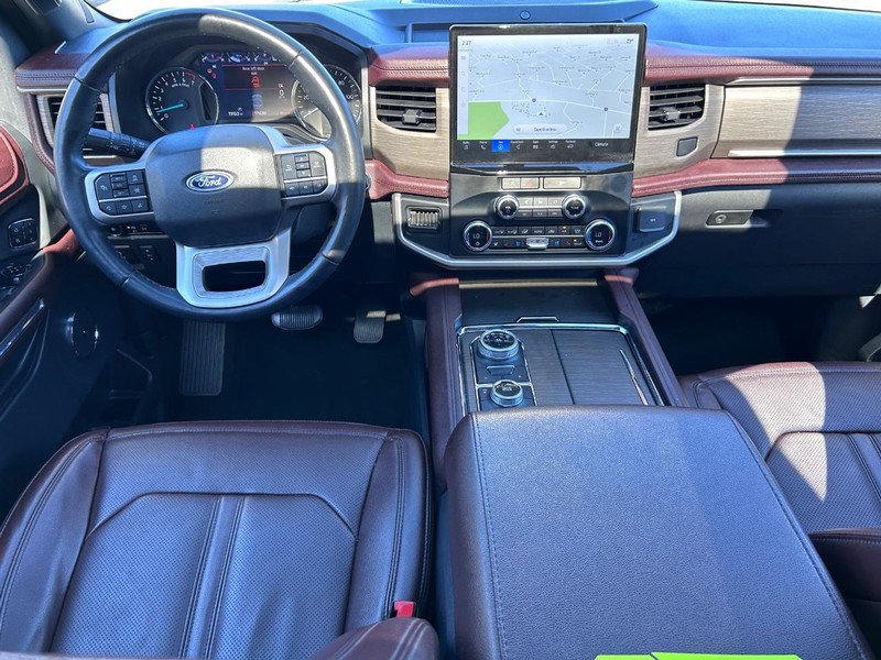 Ford Expedition Vehicle Full-screen Gallery Image 14