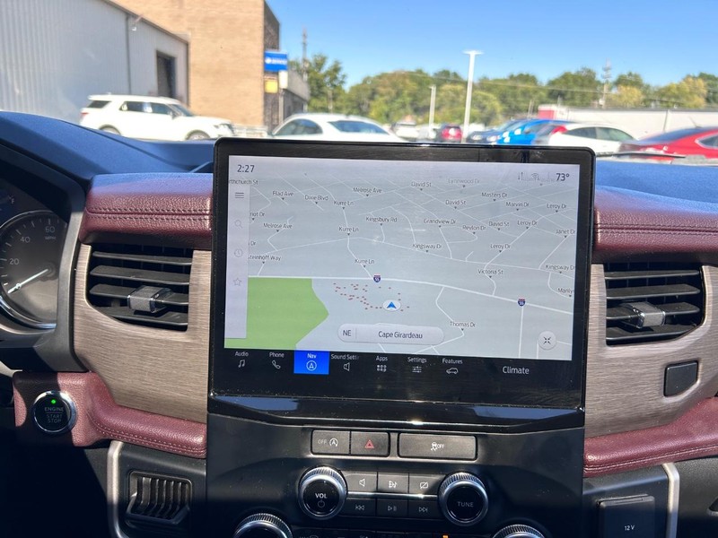 Ford Expedition Vehicle Full-screen Gallery Image 18