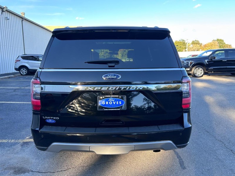 Ford Expedition Vehicle Full-screen Gallery Image 06