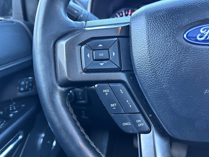 Ford Expedition Vehicle Full-screen Gallery Image 16