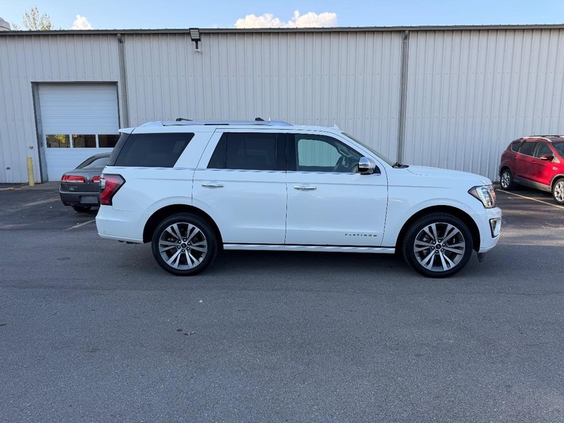 Ford Expedition Vehicle Full-screen Gallery Image 04