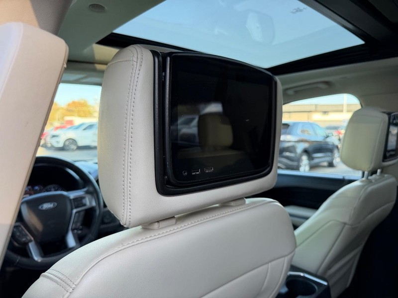 Ford Expedition Vehicle Full-screen Gallery Image 13