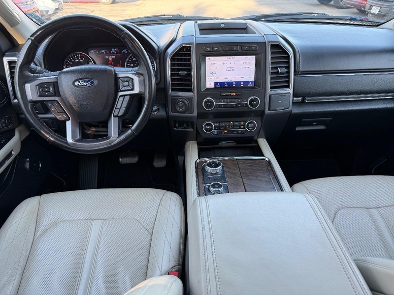Ford Expedition Vehicle Full-screen Gallery Image 15