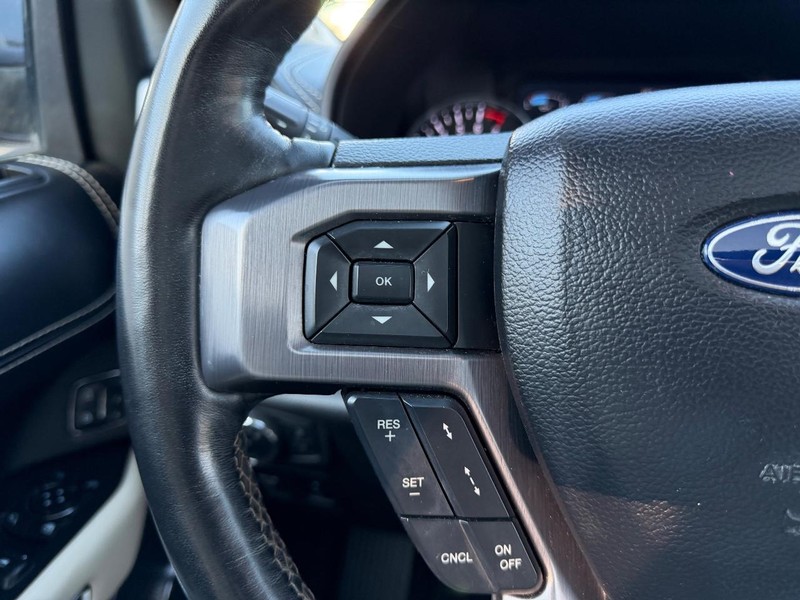 Ford Expedition Vehicle Full-screen Gallery Image 17