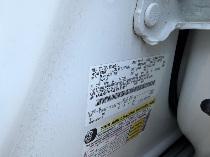 Ford Expedition Vehicle Full-screen Gallery Image 28