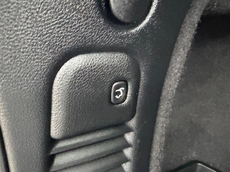 Dodge Durango Vehicle Full-screen Gallery Image 07