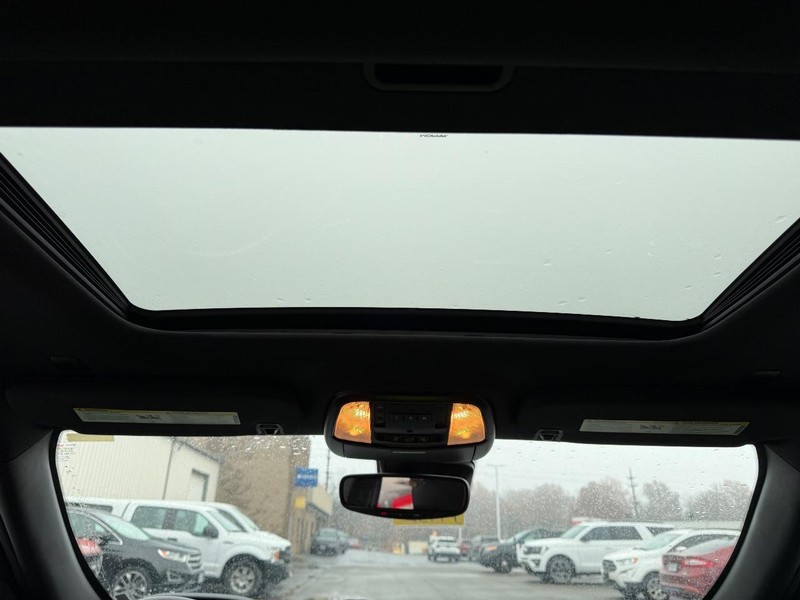 Dodge Durango Vehicle Full-screen Gallery Image 11