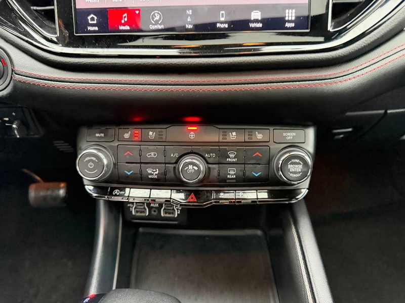 Dodge Durango Vehicle Full-screen Gallery Image 17