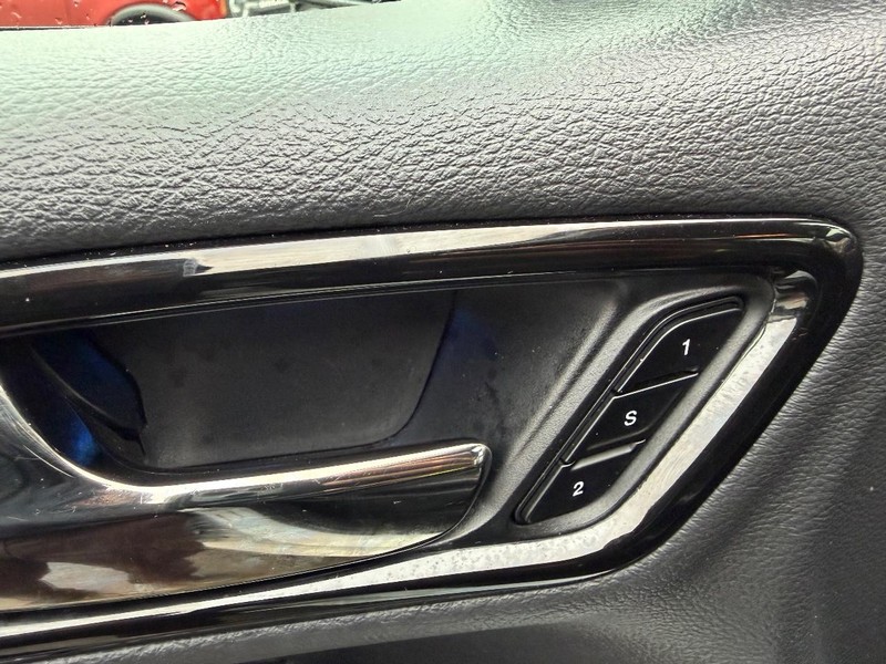 Dodge Durango Vehicle Full-screen Gallery Image 21