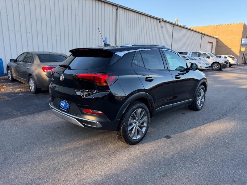 Buick Encore GX Vehicle Full-screen Gallery Image 05