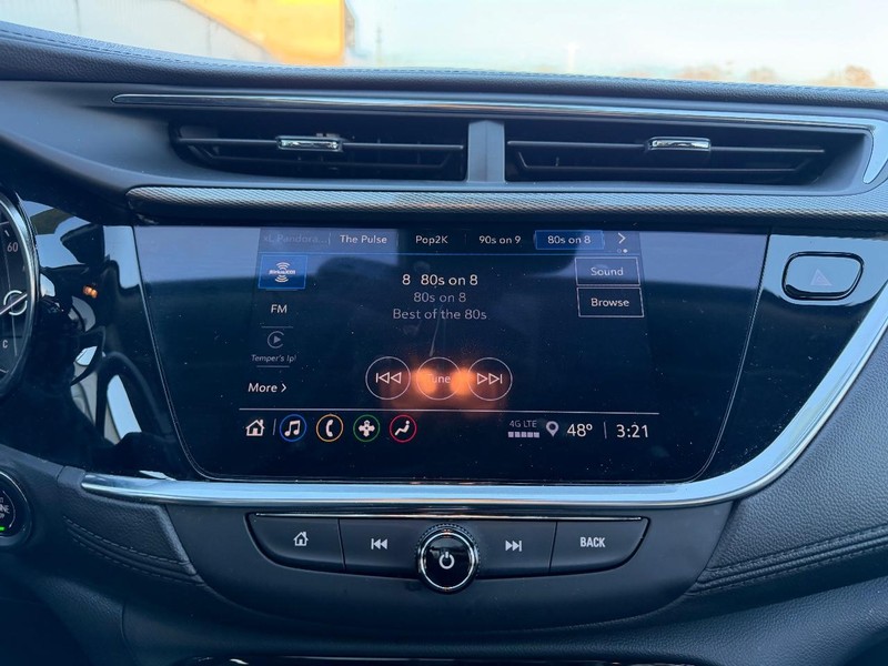 Buick Encore GX Vehicle Full-screen Gallery Image 16