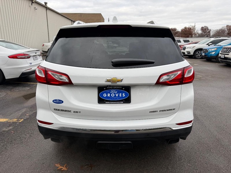 Chevrolet Equinox Vehicle Full-screen Gallery Image 06