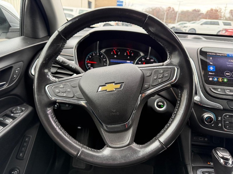 Chevrolet Equinox Vehicle Full-screen Gallery Image 12