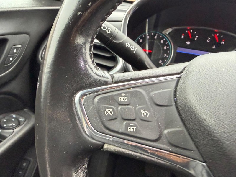 Chevrolet Equinox Vehicle Full-screen Gallery Image 13