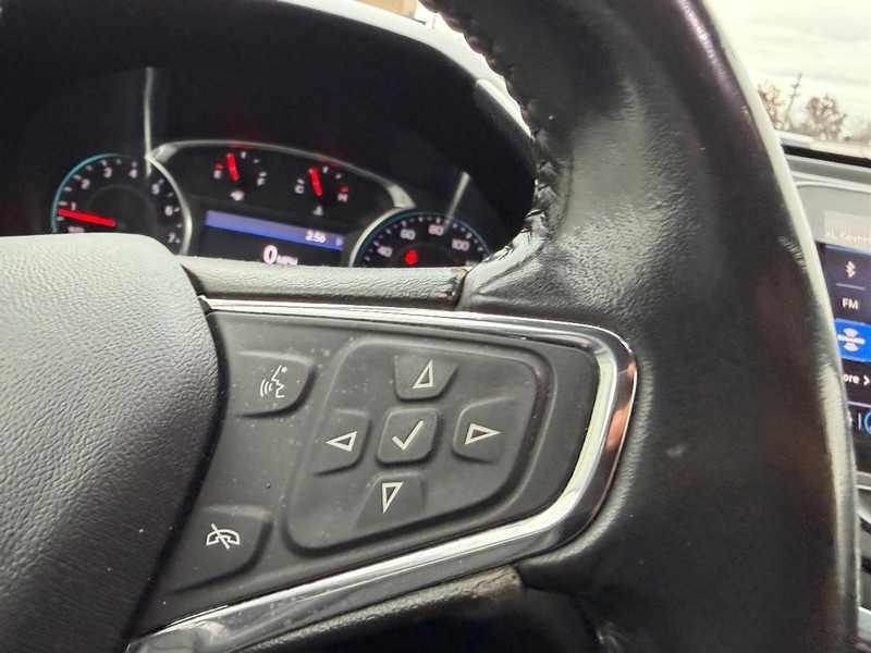 Chevrolet Equinox Vehicle Full-screen Gallery Image 14