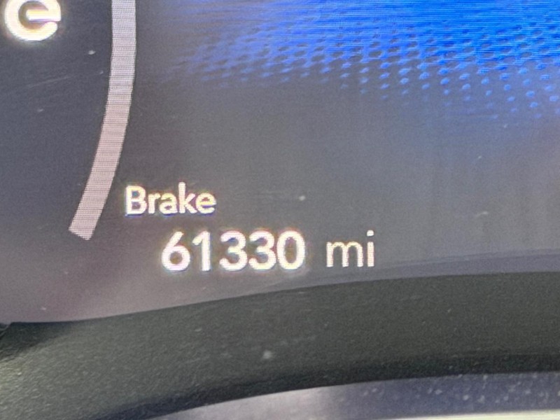 Chrysler Pacifica Vehicle Full-screen Gallery Image 25