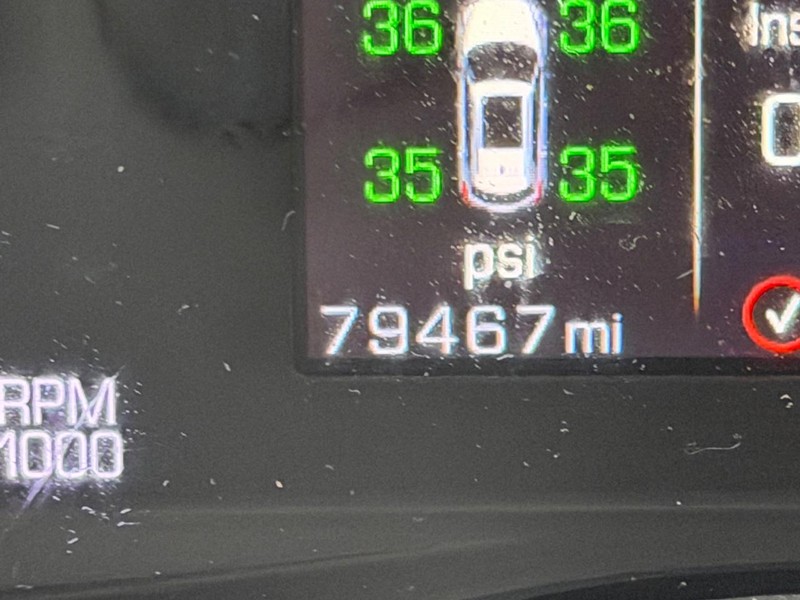 Cadillac XT5 Vehicle Full-screen Gallery Image 24