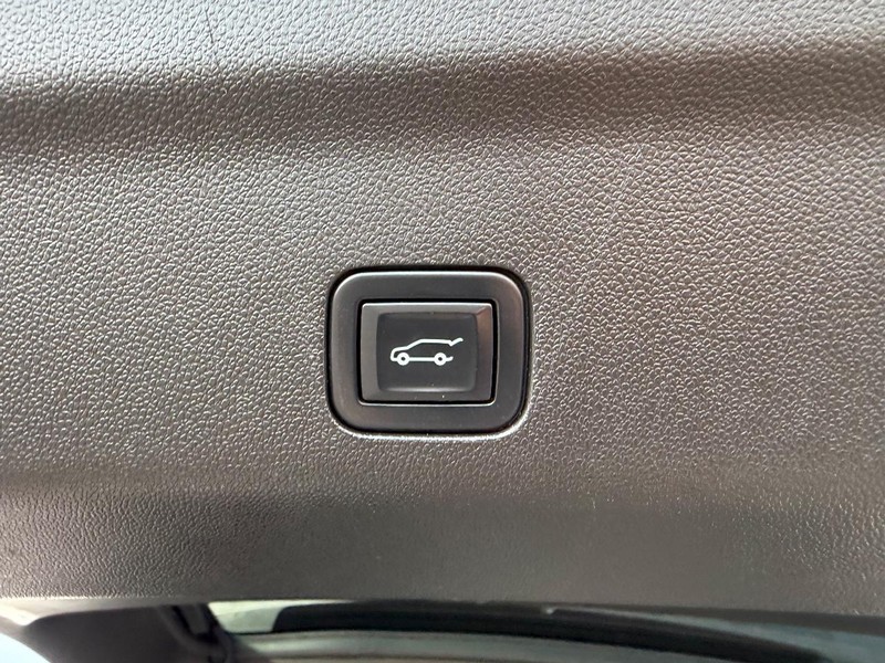 Chevrolet Tahoe Vehicle Full-screen Gallery Image 08